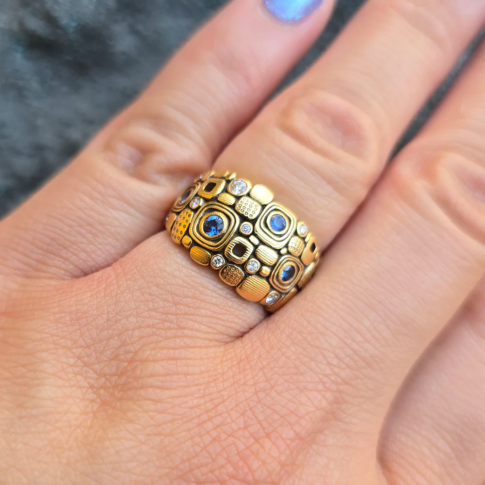 Yogo Sapphire Diamond Ring- "Little Windows" - Image 6