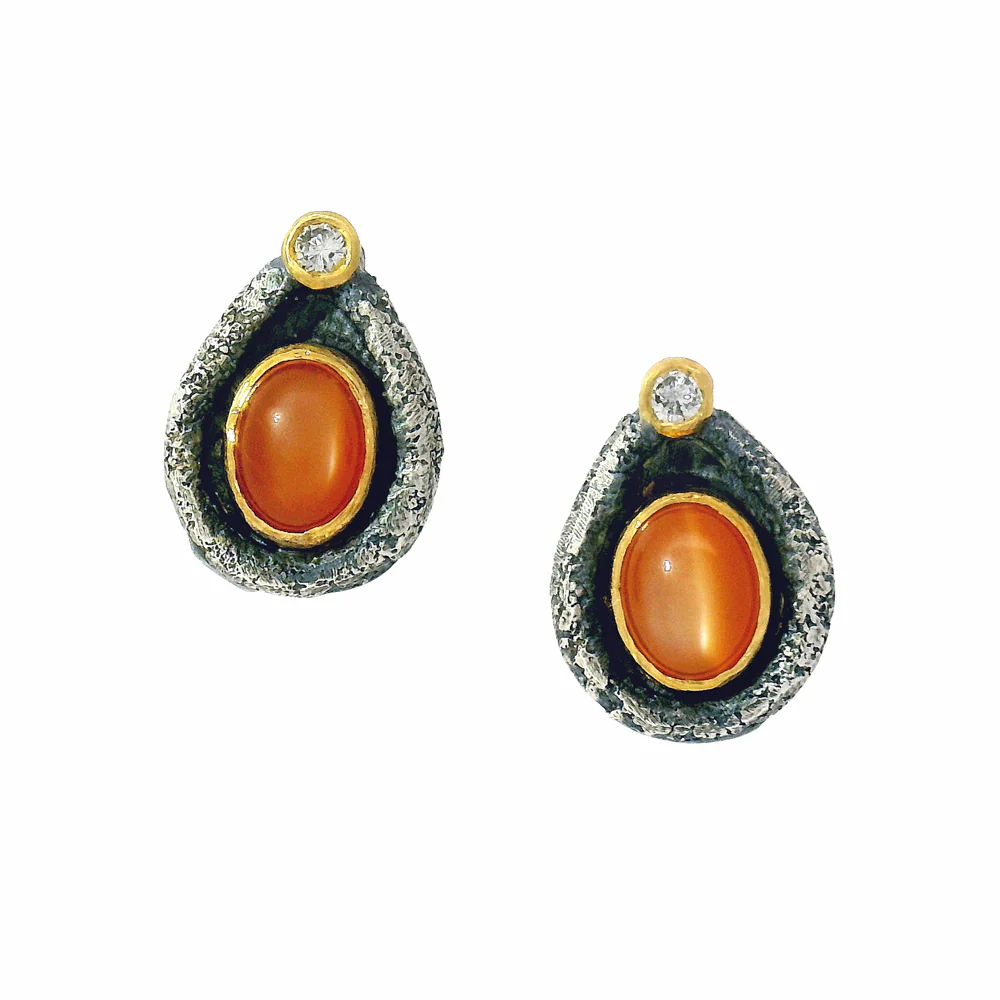 Peach Cat-Eye Moonstone Stud Earrings - "Vetus Felinus"