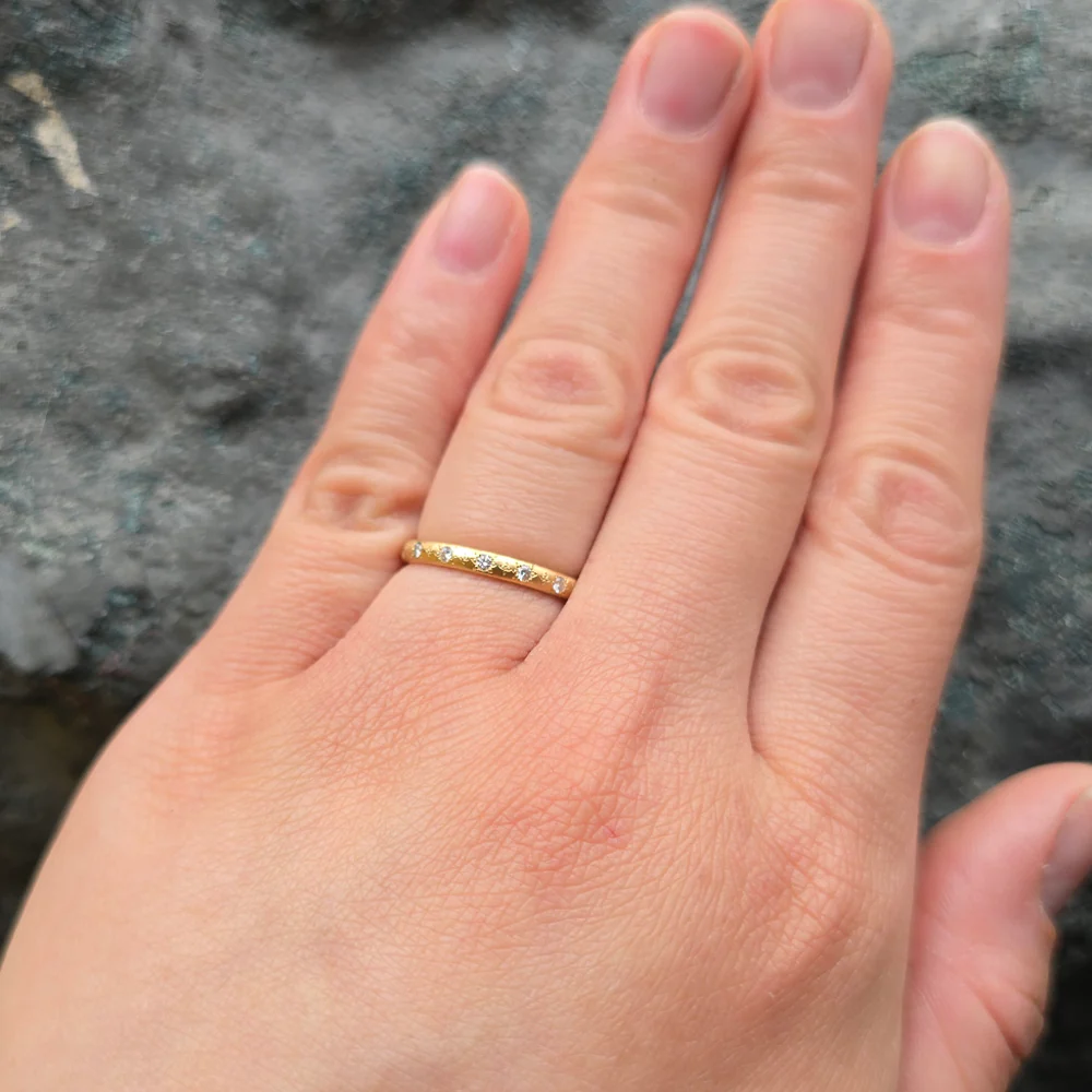 Spaced Star Diamond Gold Band - Image 3